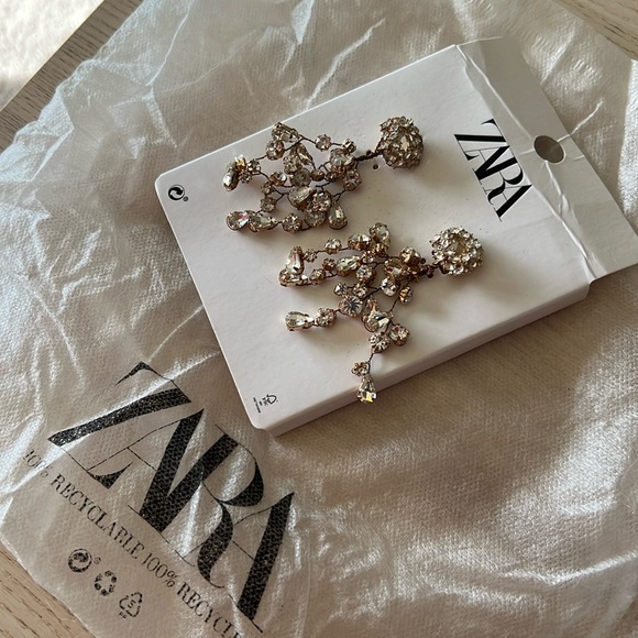 Zara Earrings - Picture 2 of 4